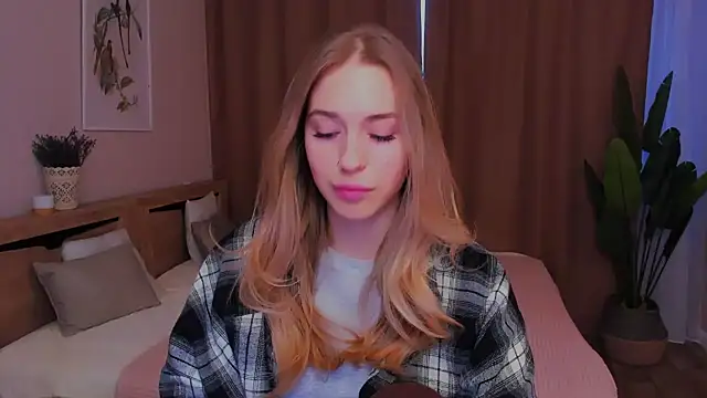 sassy cutie online show from February 8, 3:16 pm