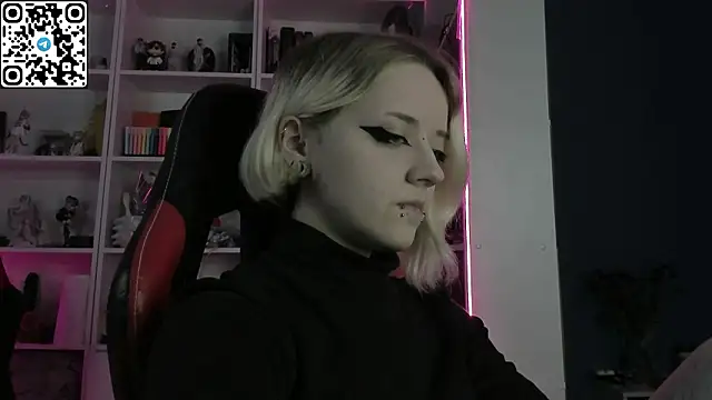 Holy Mistress S online show from March 15, 10:06 am