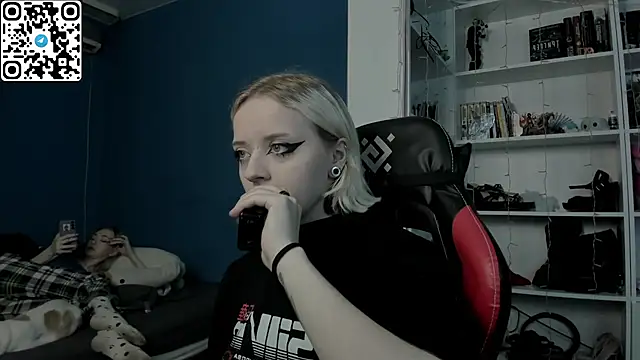 Holy Mistress S online show from December 20, 10:19 am