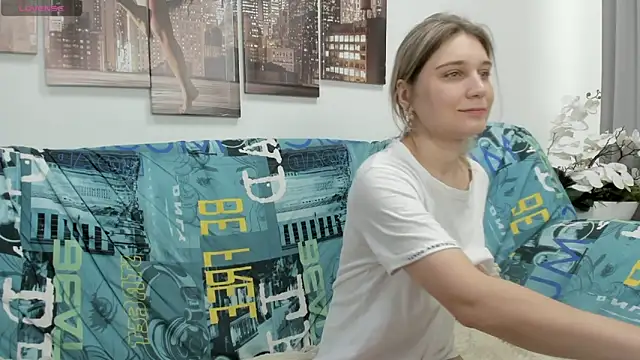 Tenderly Sophie online show from December 19, 1:21 am