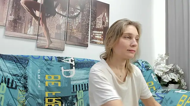 Tenderly Sophie online show from March 7, 3:57 am