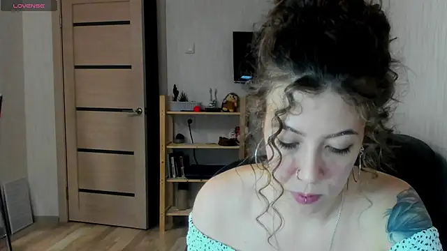 twinkle rosie online show from January 11, 6:46 pm