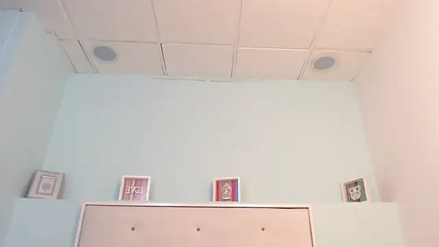 SusanWilliams  online show from February 16, 11:10 am