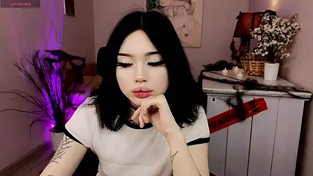 Emma Kirks online show from October 30, 10:49 am