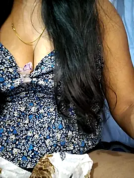 Ezabelljohn online show from April 19, 8:47 am