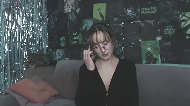 AlishaKellyi online show from November 1, 2:10 pm