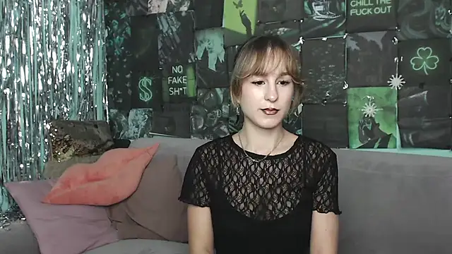 AlishaKellyi online show from October 26, 5:36 am