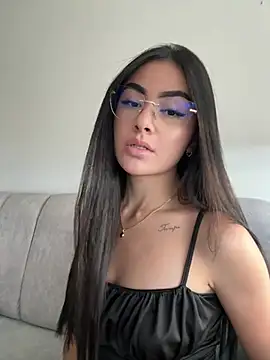 IslaCole online show from April 24, 10:23 pm