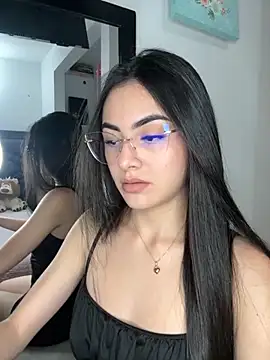 IslaCole online show from November 15, 12:11 am