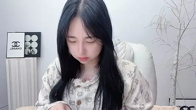 Love-hanzaizai718 online show from November 18, 7:59 pm