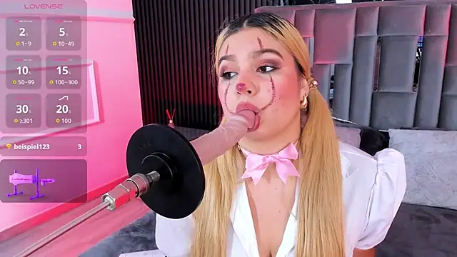 Liahfontaine online show from October 31, 2:10 pm