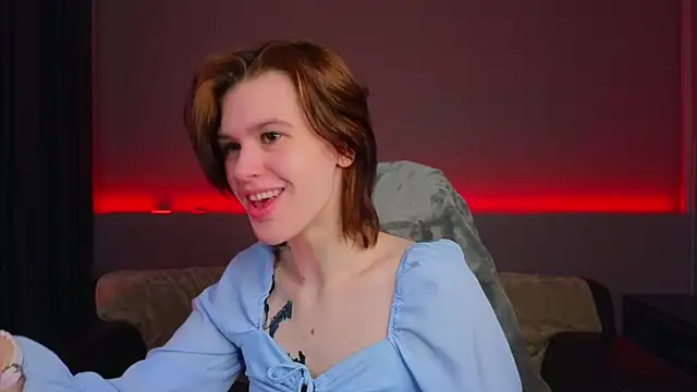 LoraPuffs online show from May 21, 2:26 pm