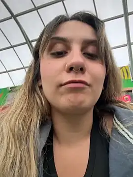 sarah honey   online show from April 17, 3:25 pm