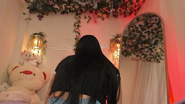 ISA NIXON online show from February 12, 1:51 am