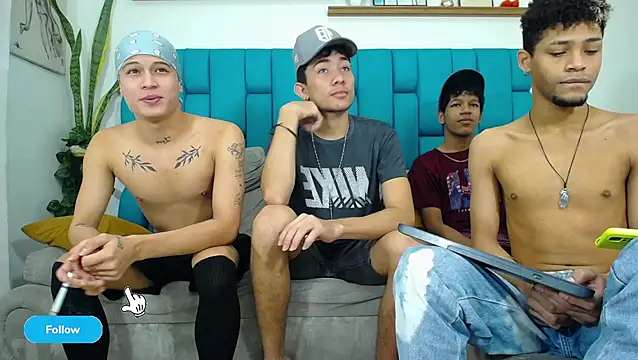 Hot Boys Latinos X online show from April 6, 5:25 pm