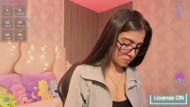 MAIILY TAY online show from January 19, 11:50 am