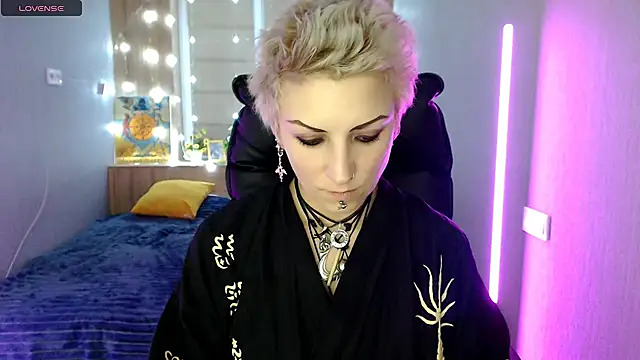 Sweet-n-Strong online show from December 3, 2:19 pm