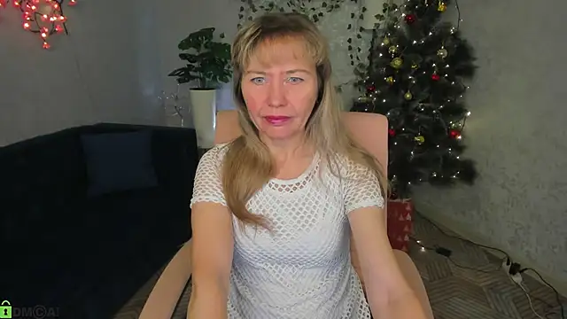 Carla Vogue online show from December 16, 3:12 am