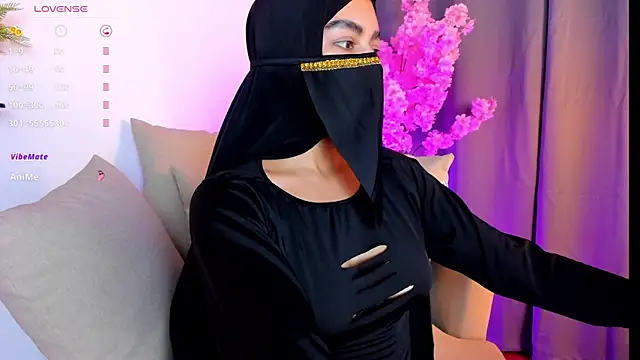 shaima   online show from December 14, 10:26 pm