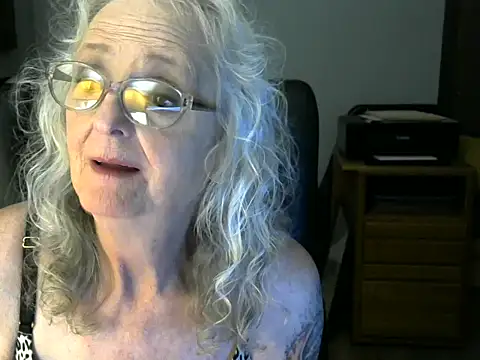 JoleneDelacroix online show from November 17, 4:57 am