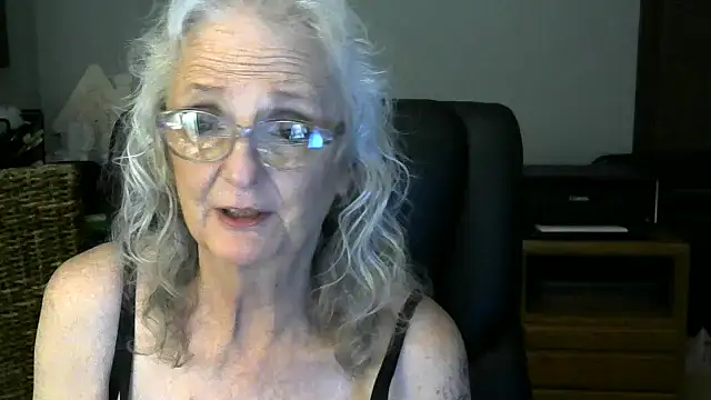 JoleneDelacroix online show from November 12, 3:37 am