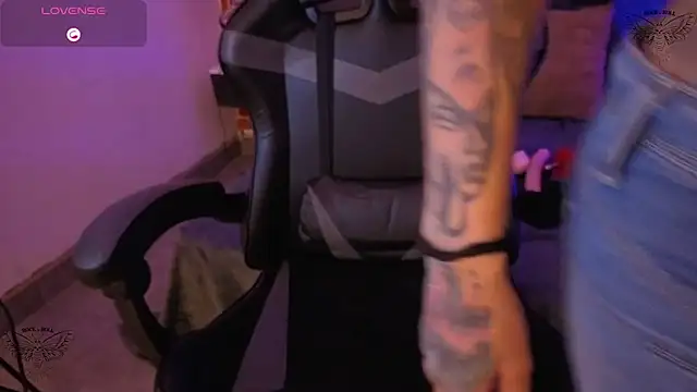 ghostwomaan online show from February 11, 12:39 pm