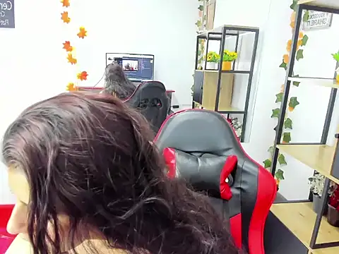 Allana Collins  online show from October 28, 1:39 pm