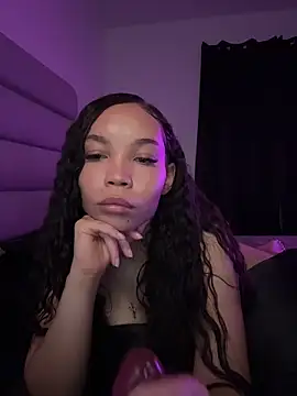 nikkiloveee online show from April 5, 5:17 am