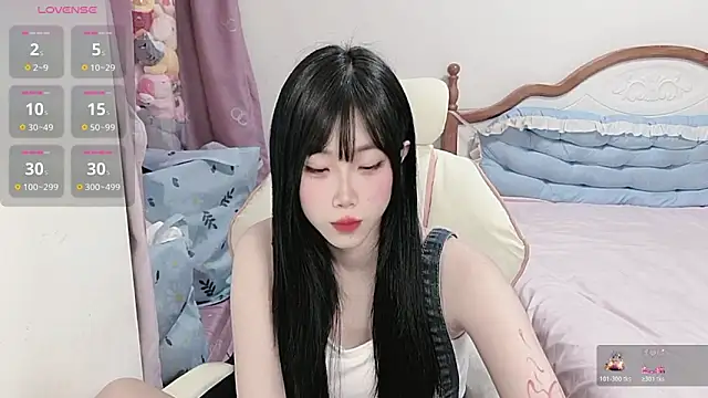 Vivian-88 online show from April 23, 4:09 am