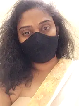 girl999 online show from December 19, 6:00 pm