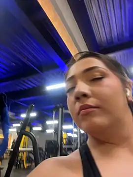 Hannahpradaa  online show from November 28, 7:39 pm