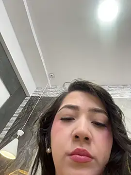 Hannahpradaa  online show from December 15, 11:37 am