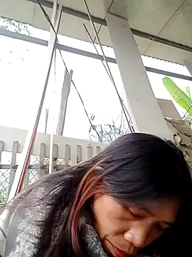 bella-la online show from December 18, 3:44 am