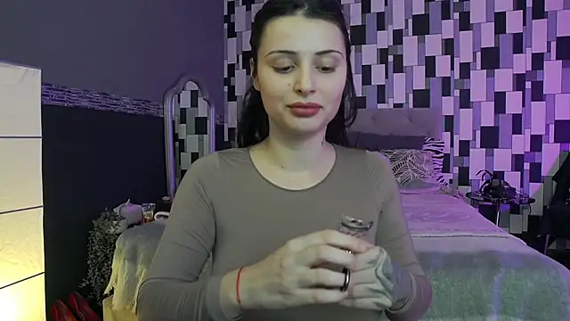 venusinylons online show from December 14, 1:06 pm