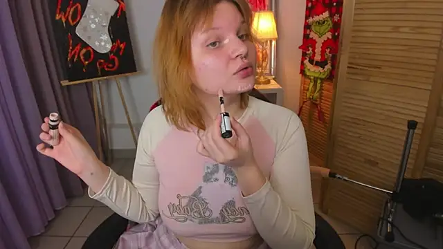 babyyullii online show from December 14, 8:31 am