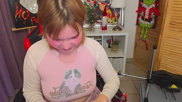 babyyullii online show from December 15, 2:55 pm