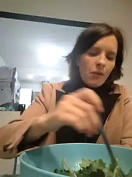 Piediniecollant online show from February 4, 11:57 am