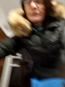 Piediniecollant online show from January 12, 11:15 am