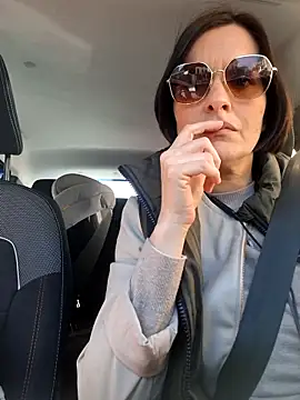 Piediniecollant online show from March 24, 11:15 am