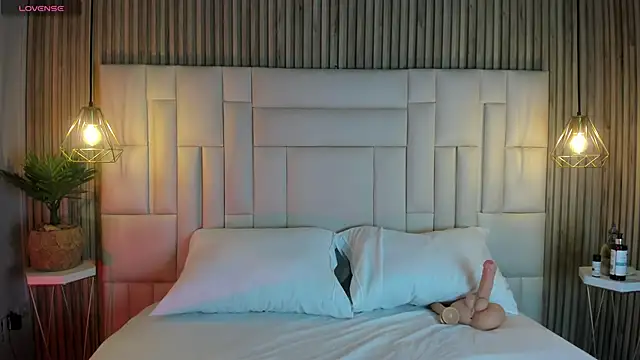 VenuzSofia online show from December 4, 10:43 pm