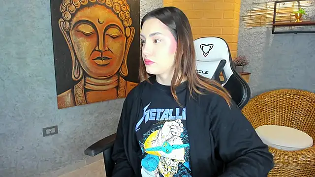 DakotaRussell  online show from November 7, 11:05 am