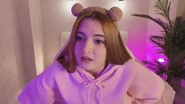 Daniela Saules online show from November 7, 9:04 am