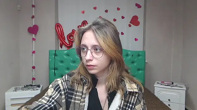 TracyLll online show from February 16, 6:35 am