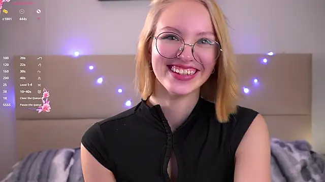 VetaManhardt online show from February 3, 8:56 pm