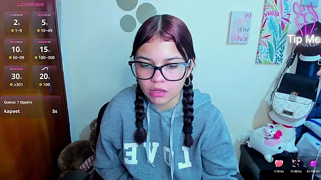 Emma boo online show from December 4, 7:36 pm