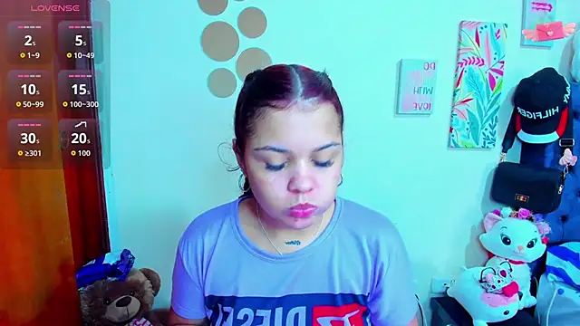 Emma boo online show from November 19, 4:51 pm