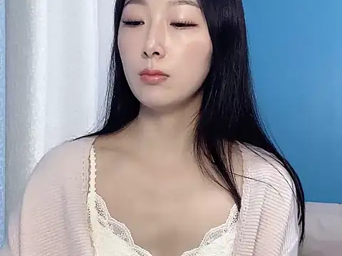 ella55-- online show from November 12, 4:32 am