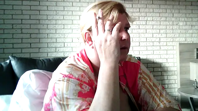 Sylviastar46 online show from April 16, 4:50 pm