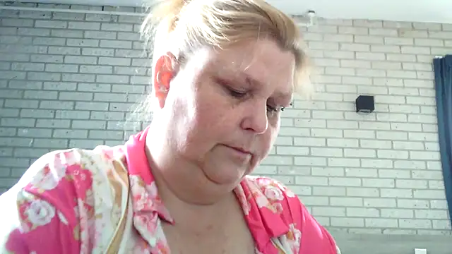 Sylviastar46 online show from April 18, 8:06 am