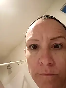 Karebearz1 online show from November 1, 3:10 am